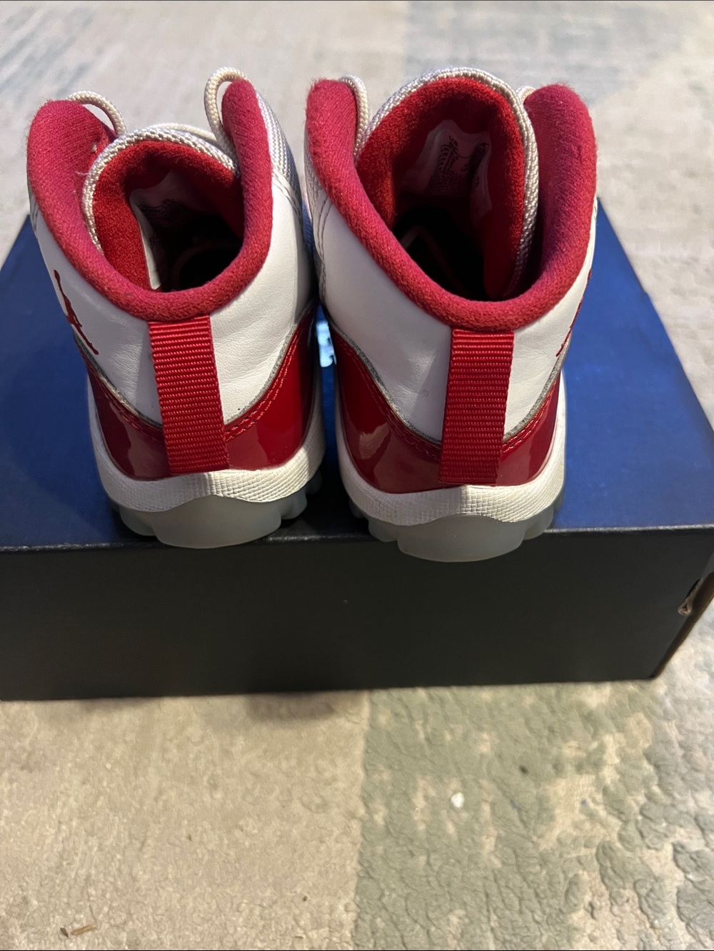 Jordan 11 Retro sz 9C - Picture 4 of 9